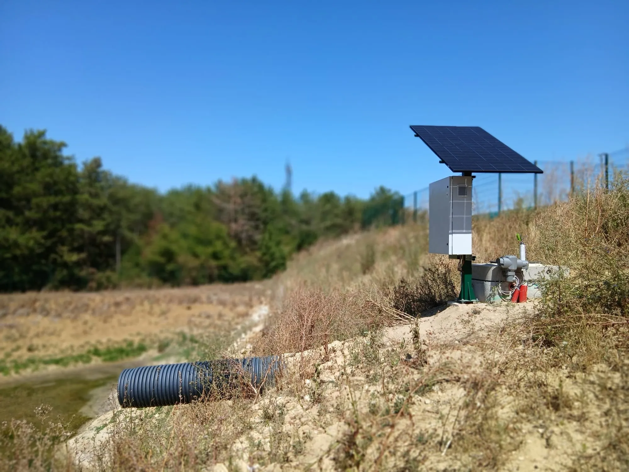 Station solaire autonome alimentant un équipement industriel